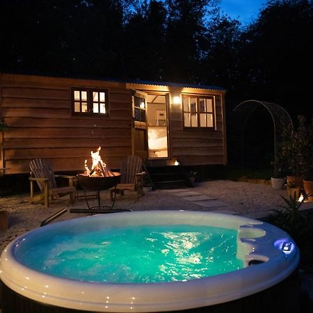 Luxury, Rural Shepherds Hut With Hot Tub Nr Bath Бристоль Экстерьер фото