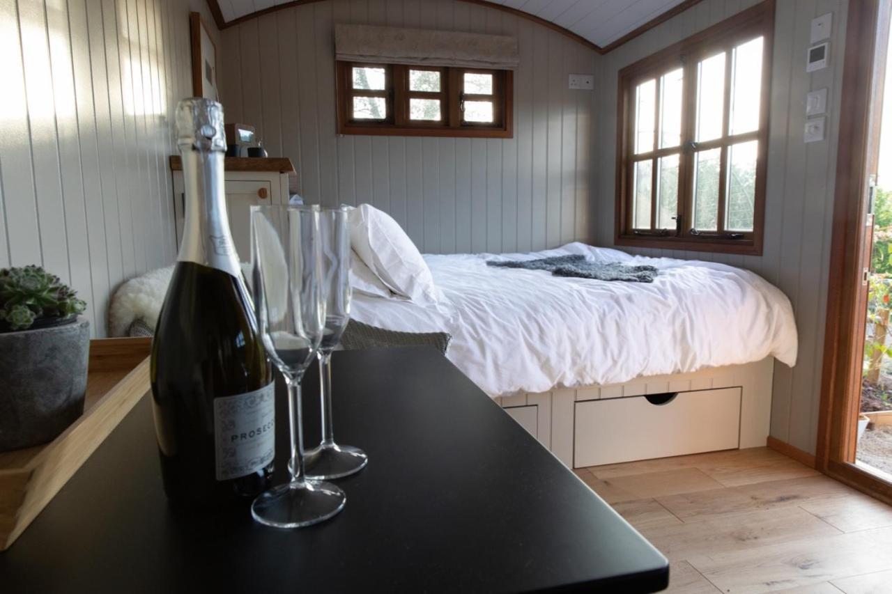 Luxury, Rural Shepherds Hut With Hot Tub Nr Bath Бристоль Экстерьер фото