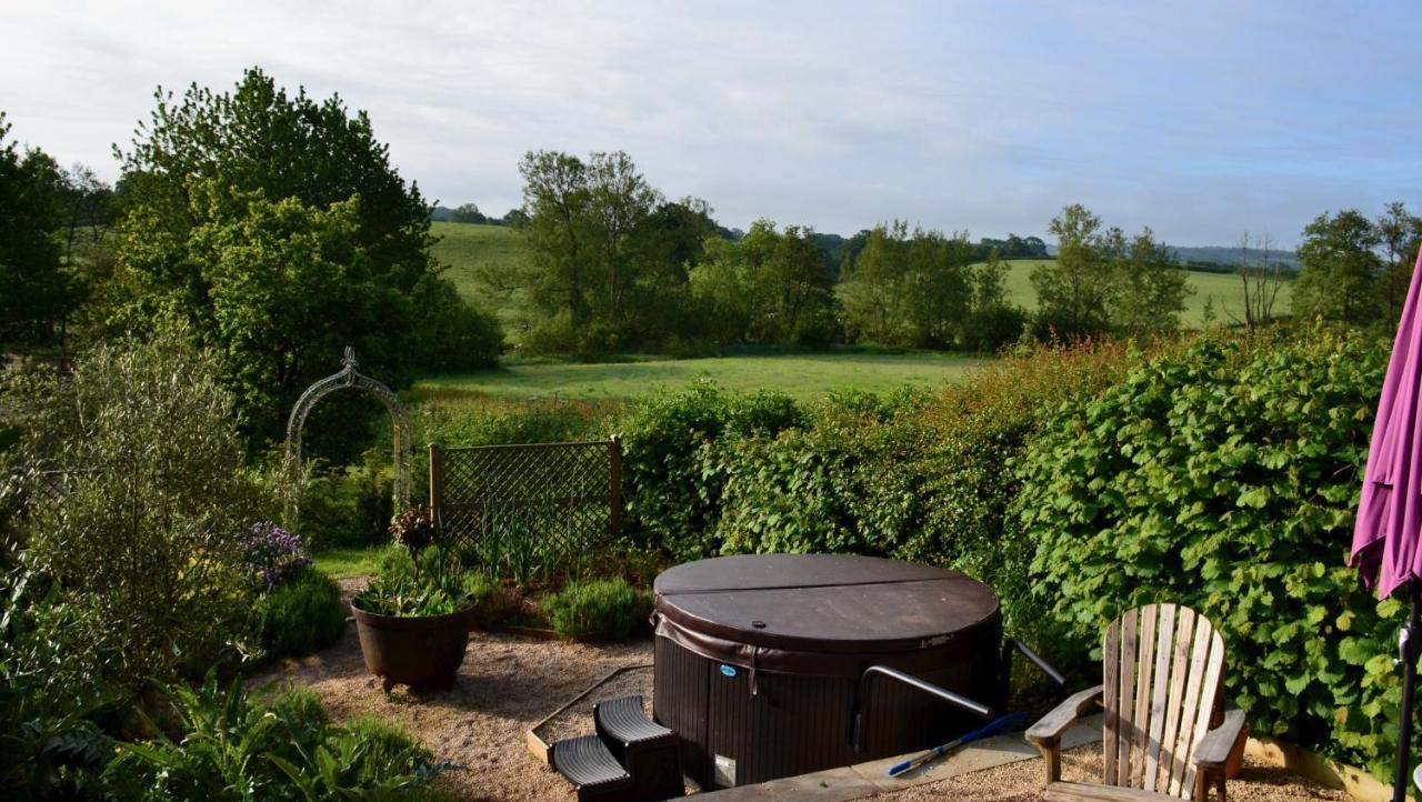 Luxury, Rural Shepherds Hut With Hot Tub Nr Bath Бристоль Экстерьер фото