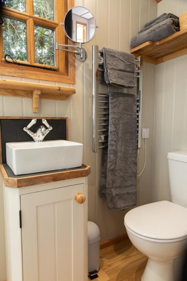 Luxury, Rural Shepherds Hut With Hot Tub Nr Bath Бристоль Экстерьер фото