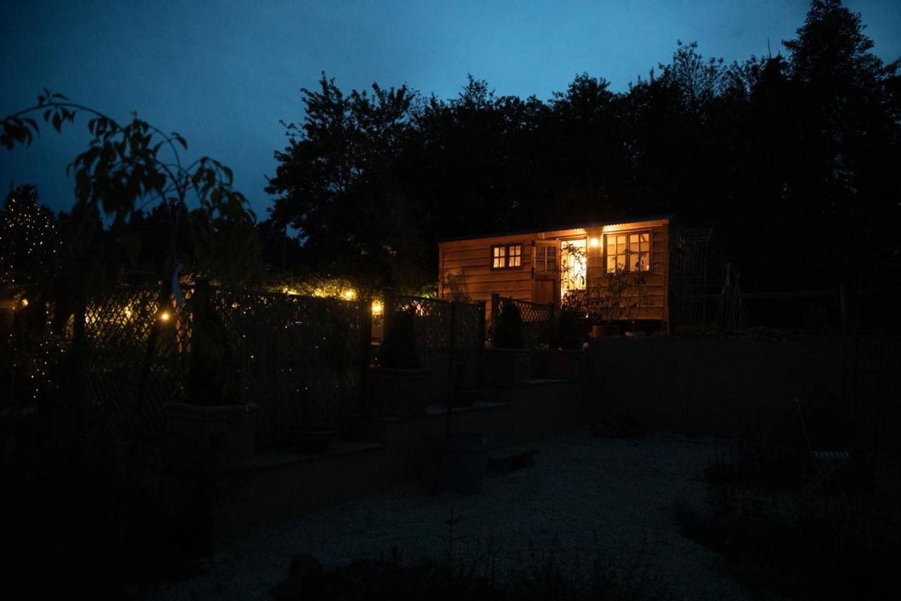 Luxury, Rural Shepherds Hut With Hot Tub Nr Bath Бристоль Экстерьер фото